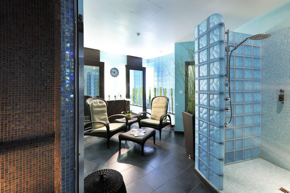 Beau Rivage Hotel Neuchatel Ngoại thất bức ảnh A modern bathroom