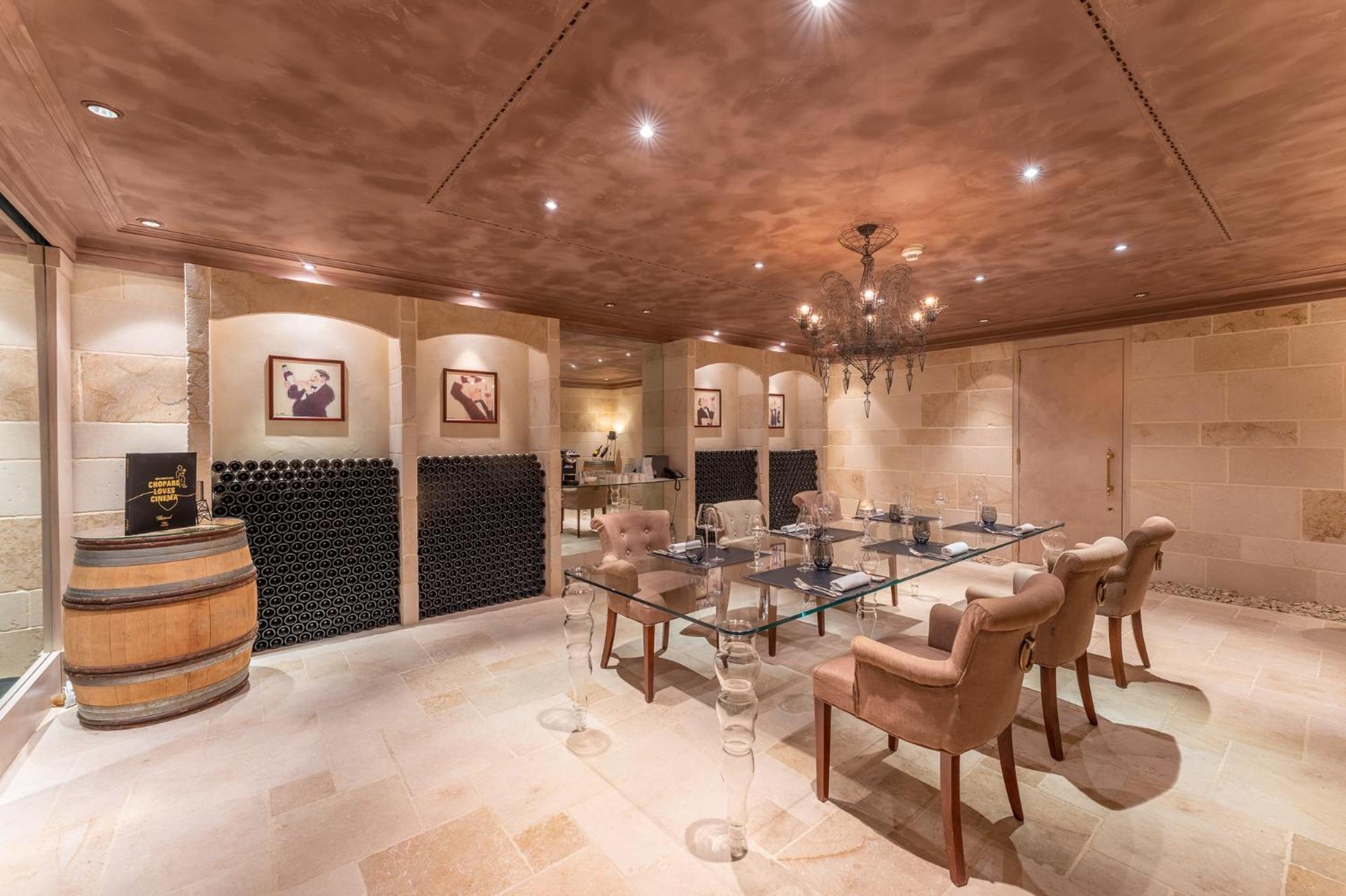 Beau Rivage Hotel Neuchatel Ngoại thất bức ảnh Wine tasting room at the Château d'Ardenne