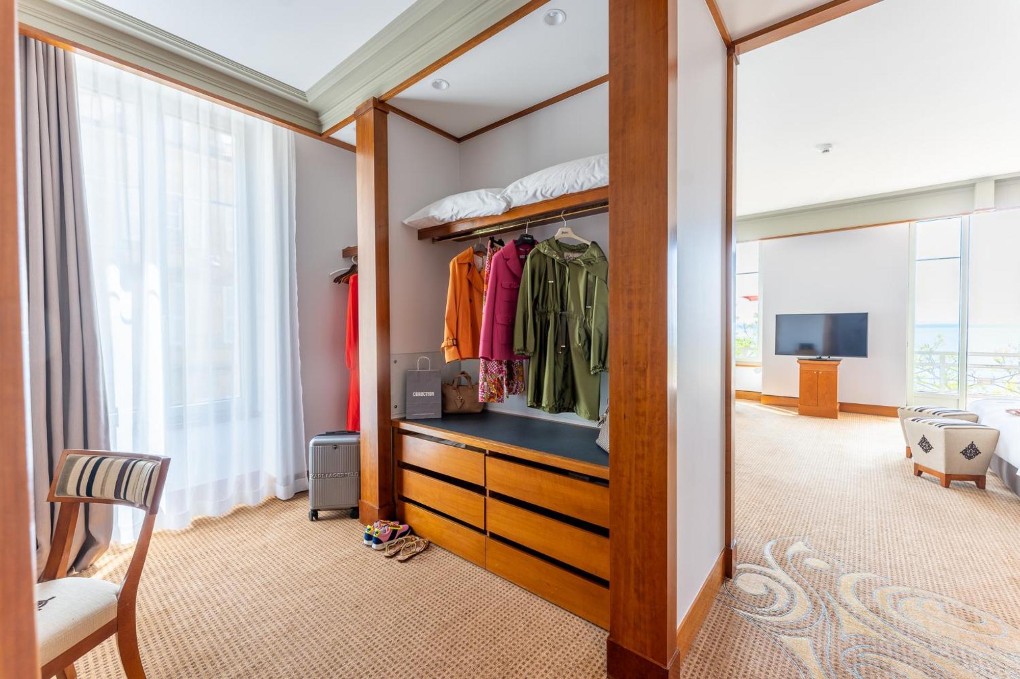Beau Rivage Hotel Neuchatel Ngoại thất bức ảnh A walk-in wardrobe